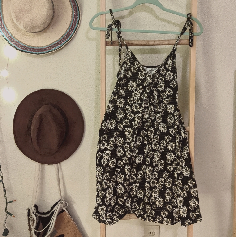 3 for $20 Topshop black daisy dress with ties